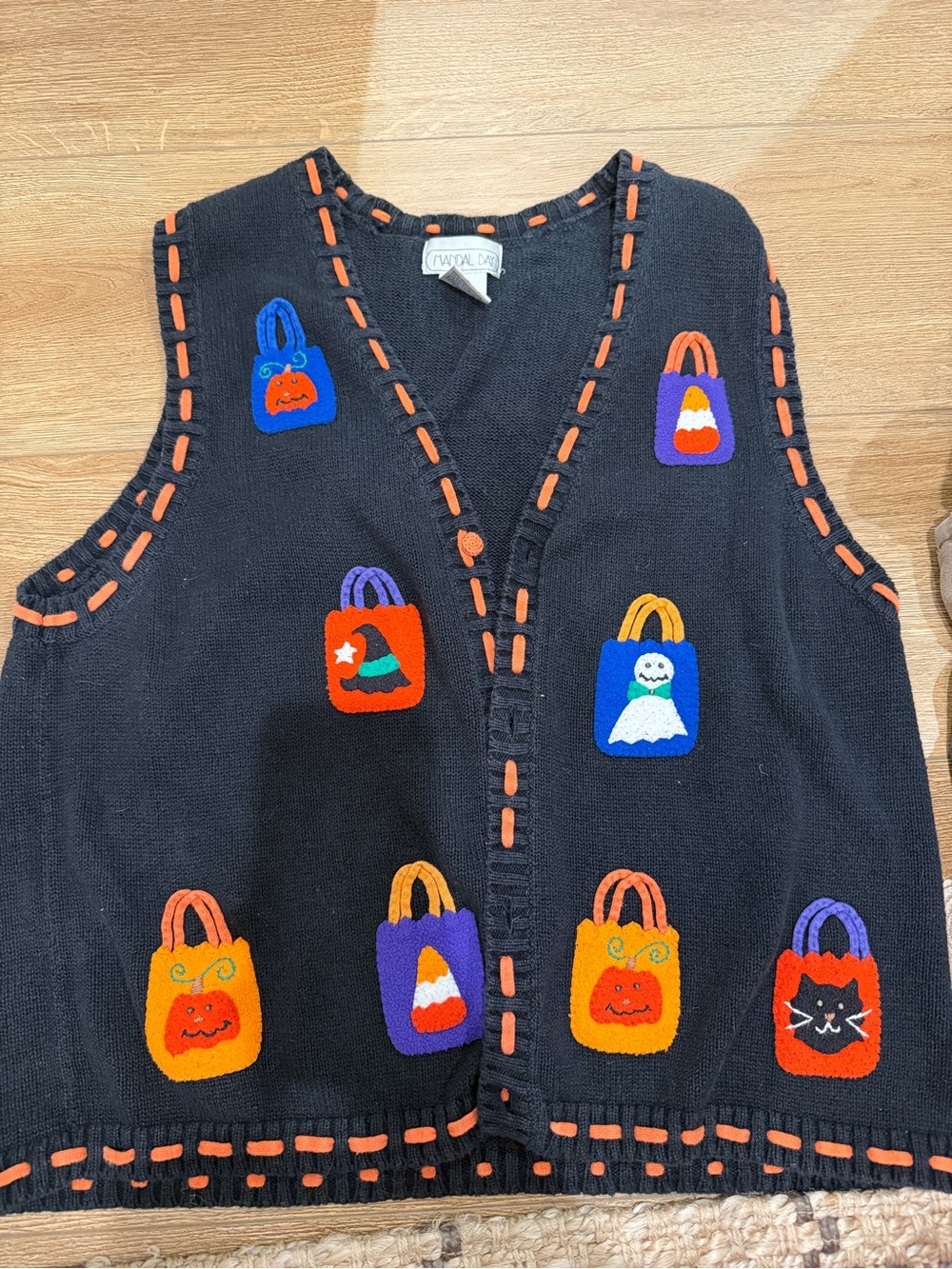 Vtg 90s Mandal Bay Halloween Sweater Vest